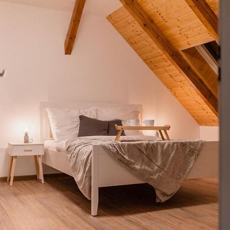 Romanticky Loft Parking U Hlavniho Nadrazi ออลอโมตซ์ ภายนอก รูปภาพ
