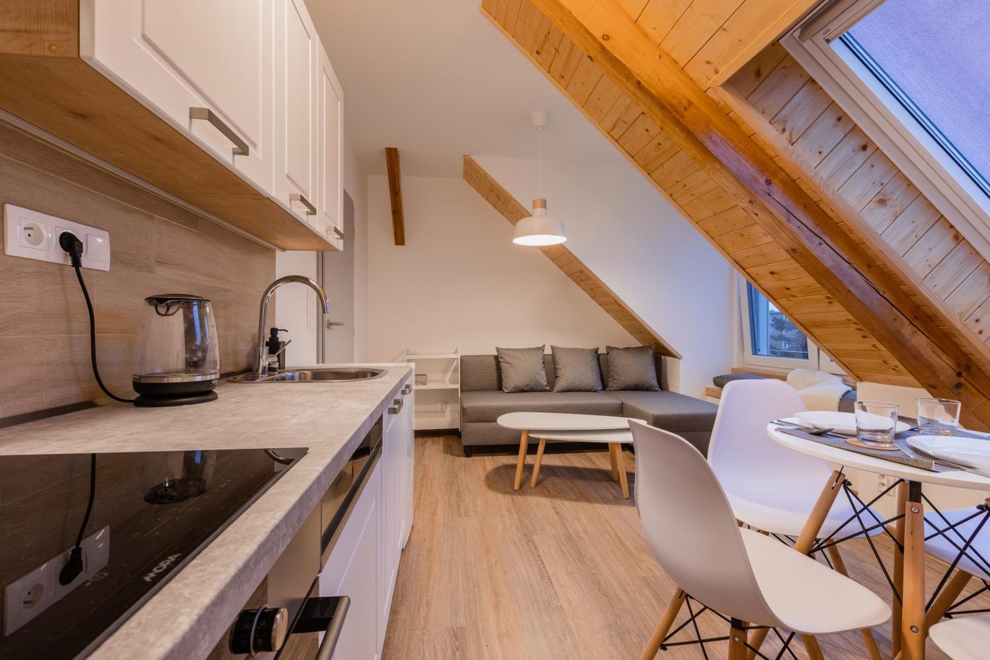 Romanticky Loft Parking U Hlavniho Nadrazi ออลอโมตซ์ ภายนอก รูปภาพ
