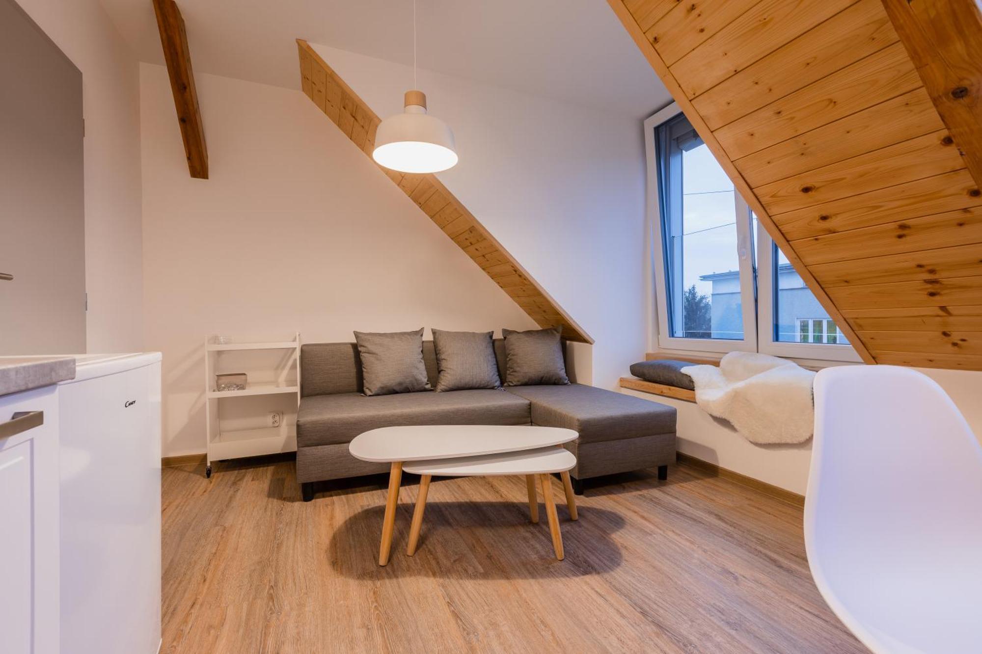 Romanticky Loft Parking U Hlavniho Nadrazi ออลอโมตซ์ ภายนอก รูปภาพ