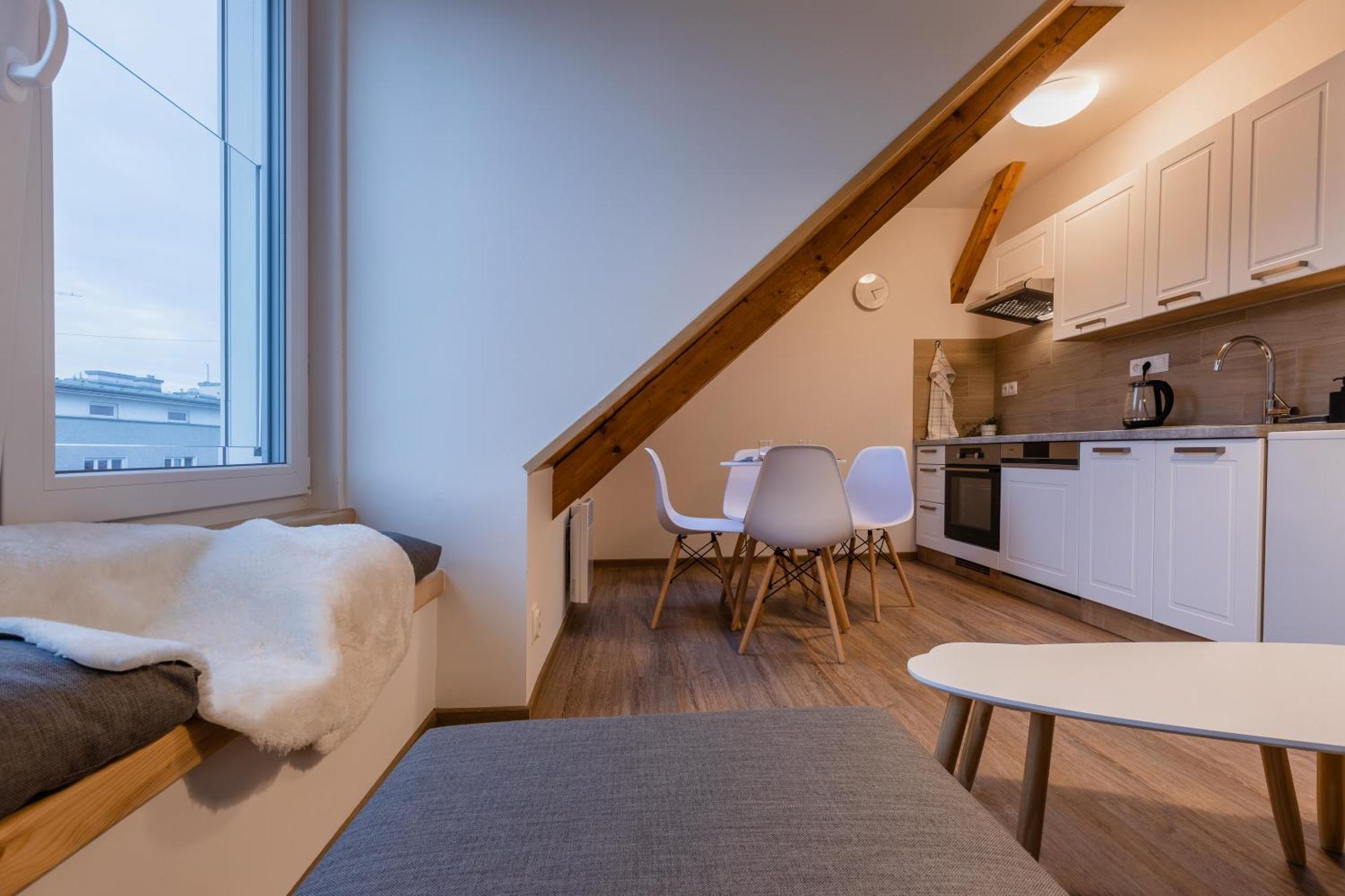 Romanticky Loft Parking U Hlavniho Nadrazi ออลอโมตซ์ ภายนอก รูปภาพ
